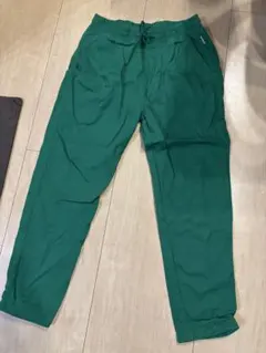【美品】　グリーンカジュアルパンツ　メンズS