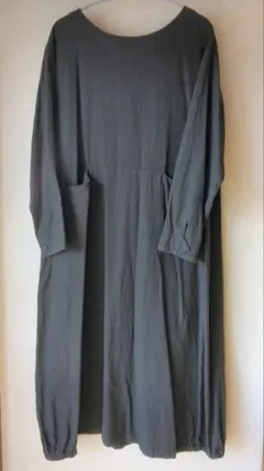 スタジオクリップ　裾バルーンワンピース