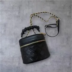 ブラックレザーキルティングショルダーバッグ
