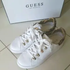 訳あり　guess　ホワイトスニーカーのサムネイル