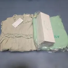 新品未使用、タグ付き、エヘカソポワンピースとノベルティのセット。最終価格