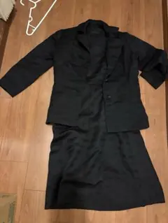 黒のワンピース　長袖ジャケット付き