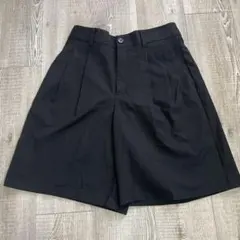 【GU 】ジーユー　タックハーフパンツ　L