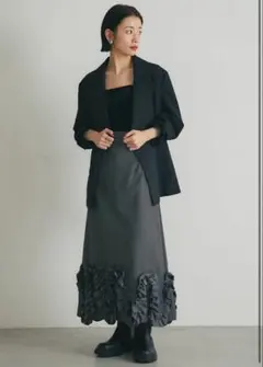 【極美品】&.NOSTALGIA RUFFLE WAVE SKIRTのサムネイル
