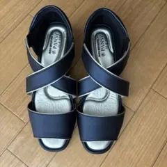 PANSY パンジー ネイビー サンダル 23.0cmのサムネイル