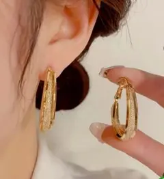 大特価！　大きめ　華やか　フープピアス　イヤリング　ゴージャス　ゴールド　合金