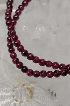 No,669 ガーネット❦小粒丸玉3mm3連ブレスレット