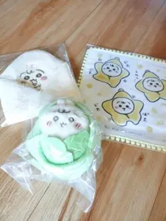 ちいかわベイビーうさぎセット。キャベツに包まれたうさぎマスコットとタオルのセット