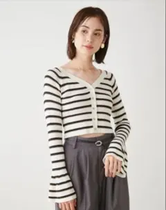 SNIDEL Sustainaクロップドカーデトップス