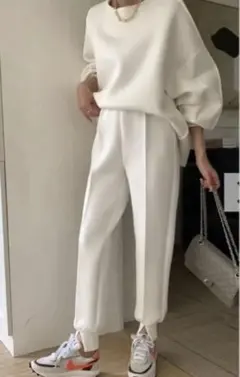 バースデーバッシュ　ジョガーパンツ　ホワイト Mサイズのサムネイル