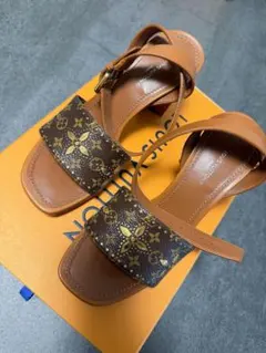 Louis Vuitton ブラウンレザーサンダルのサムネイル