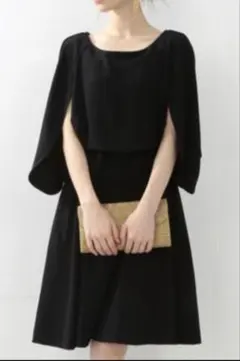 Ray BEAMS ブラック ケープ風 ワンピース黒のサムネイル