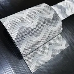 専用ページ　正絹　名古屋帯《シルバー系　幾何学模様》