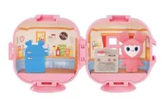 twice LOVELYS CAPSULE APARTMENT モモ　モブリー