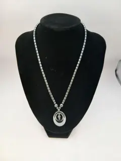 Item thumbnail for item fcb86b1e-71c7-4fe0-9385-fc82d25a828e