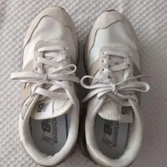 New Balance 237 ホワイト/ベージュ スニーカー