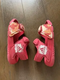 adidas 赤 迷彩柄 サンダル