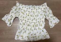 新品☆rienda オフショルダー花柄トップスのサムネイル