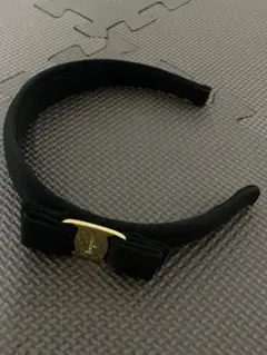 【ブラック】 フェラガモ カチューシャ 黒 FERRAGAMOのサムネイル