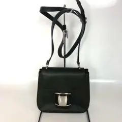 フェラガモ オールドフェラガモ ヴァラ ショルダーバッグ レザー ブラック