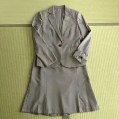 13号　スカートスーツ
