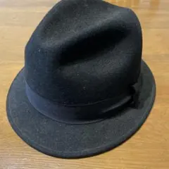 黒のウールフェルトハット