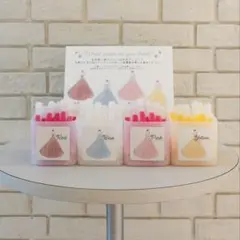 ドレス色当てクイズパネル　結婚式　披露宴ウェディング　A4 赤水色ピンク黄色