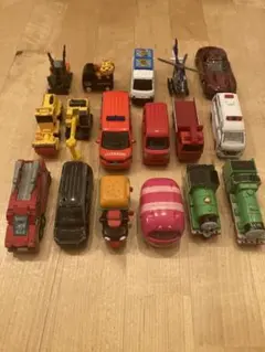 トミカなどミニカー17台まとめ売り