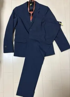 コムサイズム　150 スーツ　ネイビー　ジャケット　パンツ　ネクタイ　オレンジ
