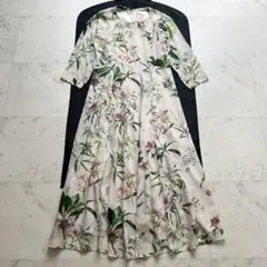 ESCADA 膨れジャガードボタニカルワンピース 白×赤×紫×緑 - メルカリ