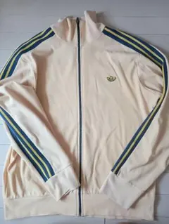 薄いイエロー色 ジップアップジャケット