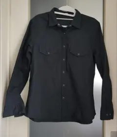 GU　ブラック長袖シャツ　レディースLサイズ