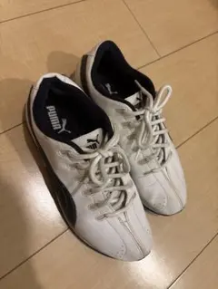 PUMA ホワイト/ブラック スニーカー