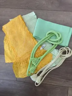 帯揚げ、比翼襟、帯締め