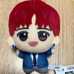 赤い髪のスーツぬいぐるみ