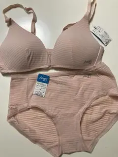 スロギー　ワイヤレスブラジャー＆ショーツ