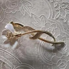 花と葉のデザインゴールドのヘアピン