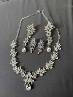 結婚式アクセサリー3セット　ネックレス1点　ピアス2点