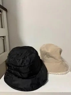 レディース帽子リバーシブルハットと黒の耳当て付き帽子2点セット