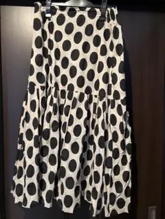 美品　フレアスカート ベージュにブラック水玉　L