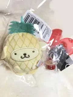 フルーツきぐるみマスコット(パイン)・いちごめじるしアクセサリー　ポムポムプリン