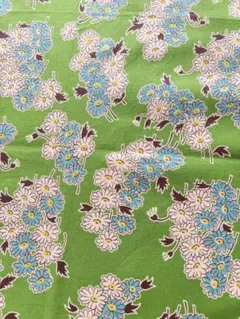 ホワイト×ライトグリーン花柄コットン生地 グリーン 104×150