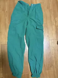 グリーンカーゴパンツ