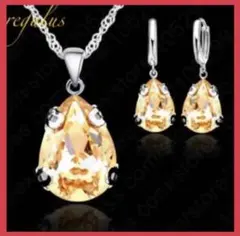【アクセサリーセット】シャンパンゴールドクリスタルネックレス　ピアス(両耳用)