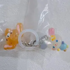 サンリオ　ゆるっとめじるしアクセサリー　２個セット　ウサハナ・くろうさ