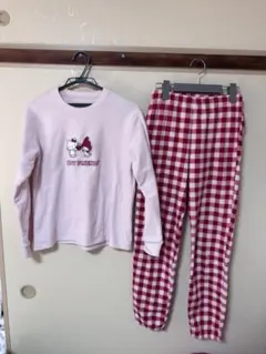 ハローキティとマイメロディのフリースパジャマ、長袖、チェック柄。　160サイズ