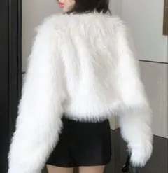 ホワイトファーショートジャケット