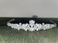 ティアラ　低め　結婚式　ヘッドドレス　エレガント　ジルコニア