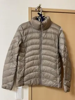 UNIQLO ベージュ ウルトラライトダウンジャケット