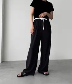 新品タグ付きCANAL JEAN　OUVIRダブルウエストイージーパンツのサムネイル